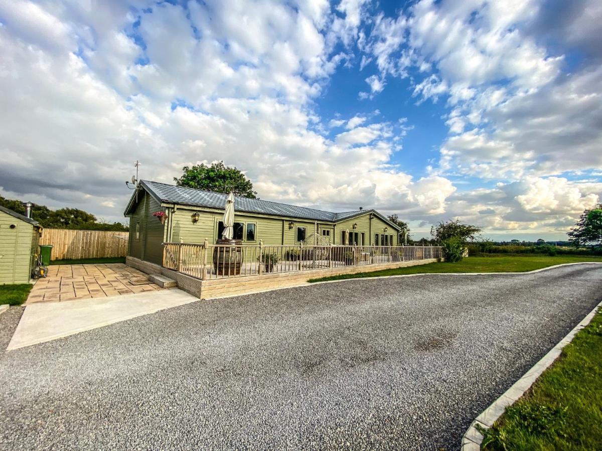 Beautiful 3-Bed Luxury Private Lodge In York Exterior foto