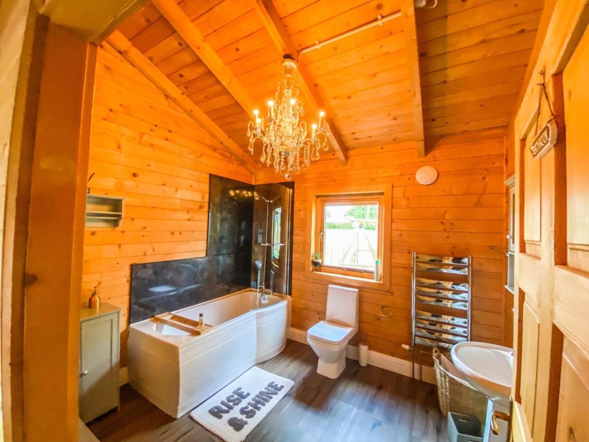 Beautiful 3-Bed Luxury Private Lodge In York Exterior foto